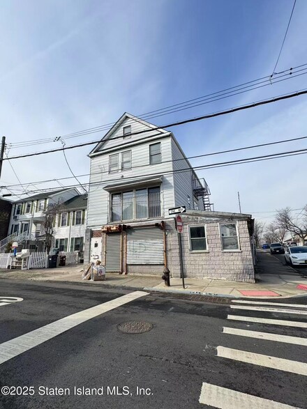 59 Saint Marys Ave, Staten Island, NY 10305