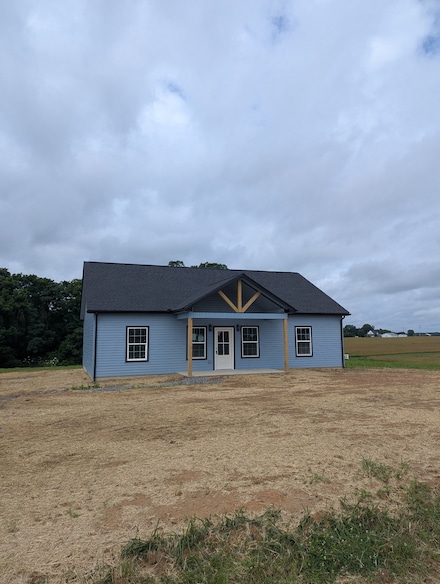 28 Amos Cir, Lafayette, TN 37083