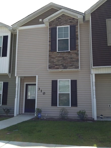 310 Glenhaven Ln, Jacksonville, NC 28546