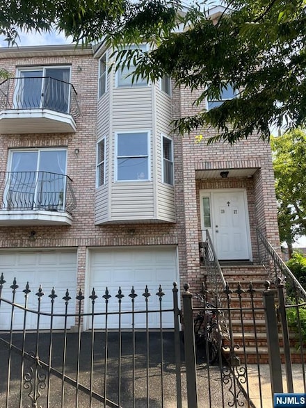 27-29 Camp St, Newark, NJ 07102