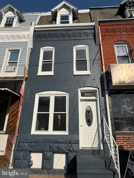 903 N 9th St, Reading, PA 19604
