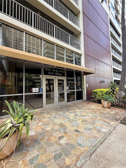 444 Nahua St Unit 2211, Honolulu, HI 96815