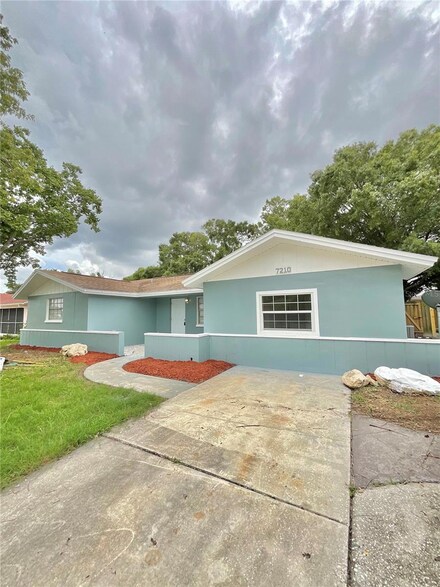 7210 Embassy Blvd, Port Richey, FL 34668