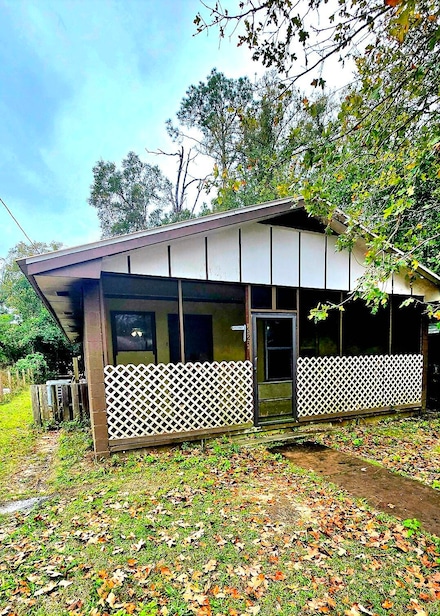 623 W Griffith Ave, Crestview, FL 32536