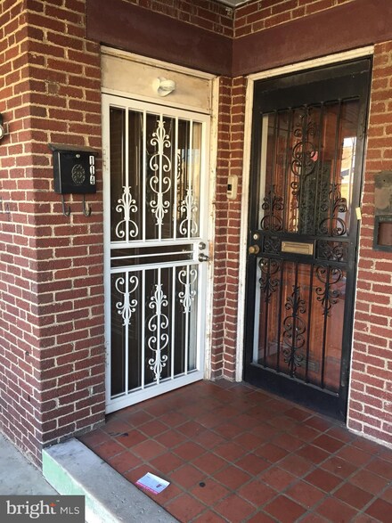 114 S 49th St, Philadelphia, PA 19139