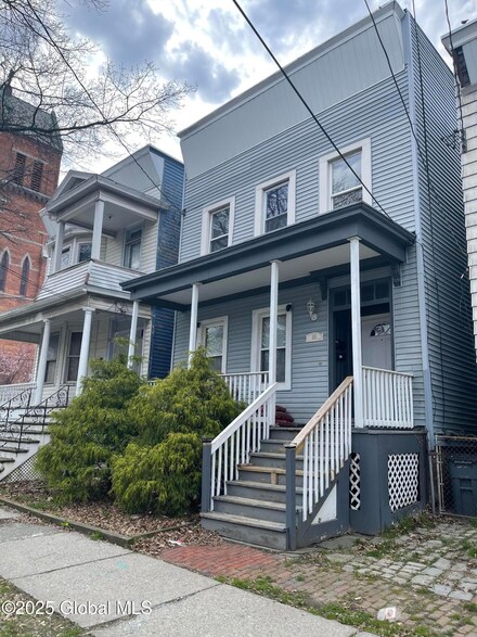 55 Walter St, Albany, NY 12204