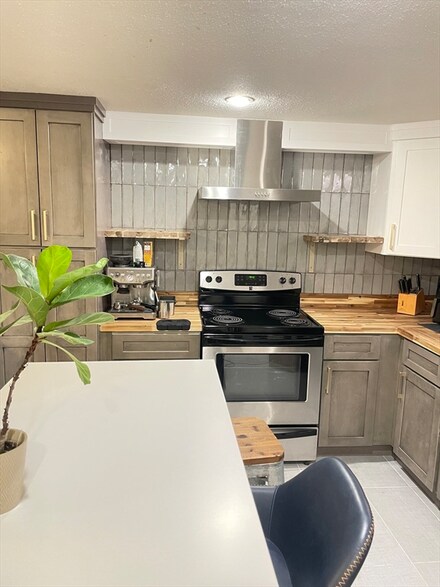 770 Cummins Hwy Unit 2, Mattapan, MA 02126