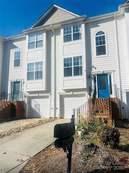 6517 Soapstone Dr, Charlotte, NC 28269