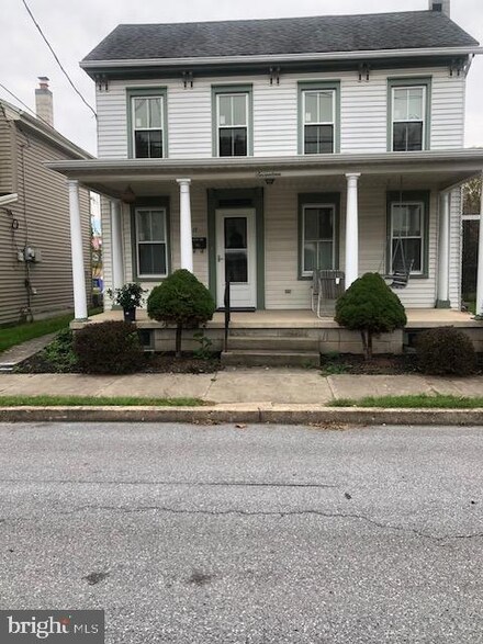 17 W Factory St, Mechanicsburg, PA 17055