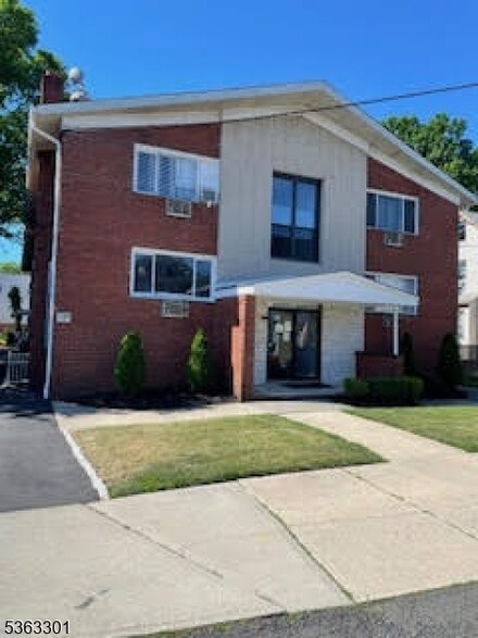 117 W 3rd Ave Unit 11, Roselle, NJ 07203