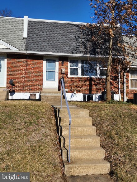 109 Wiltshire Rd, Claymont, DE 19703