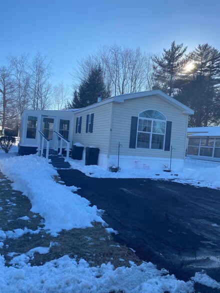 14 Chestnut Rd, North Hampton, NH 03862