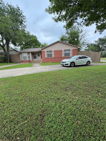 400 Vernet St, Richardson, TX 75080