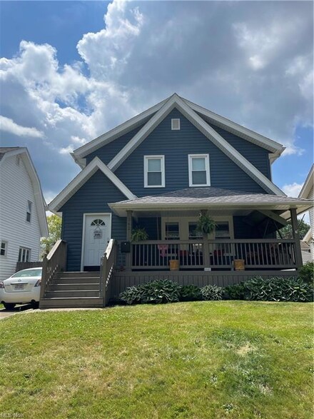 362 Birch St, Akron, OH 44301