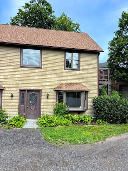 171 Main St, Deep River, CT 06417