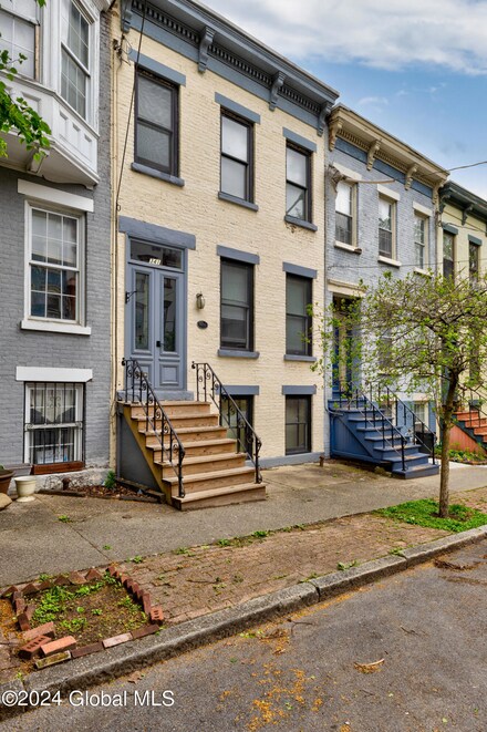 341 Hudson Ave, Albany, NY 12210