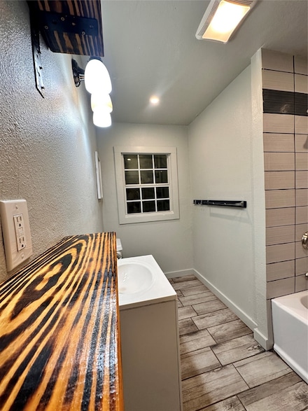 833 Woodland Dr, Garland, TX 75040