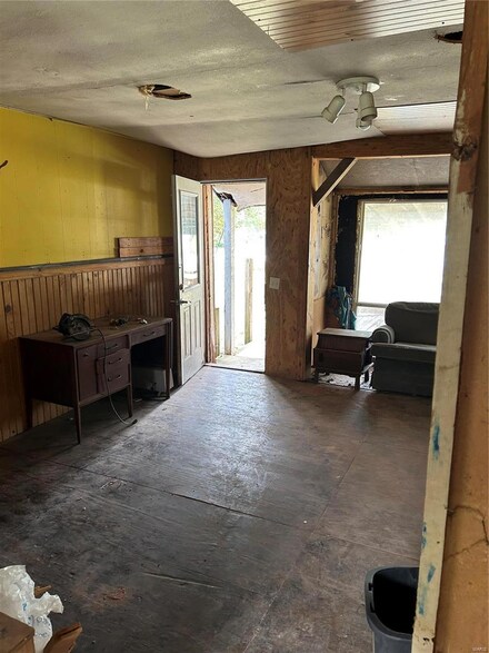 1026 W Highway 17 Terrace, Houston, MO 65483