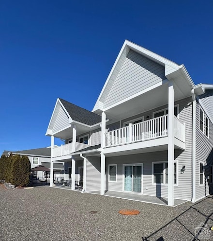 33 Marina Dr, Catskill, NY 12414