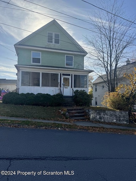 208 E Warren St, Dunmore, PA 18512