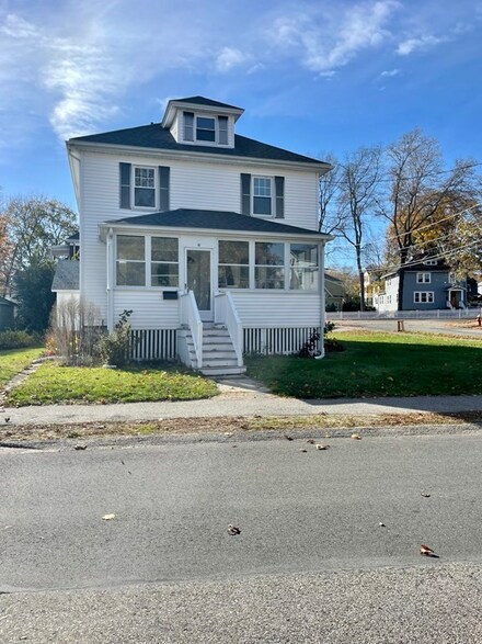 16 Oak Rd, Norwood, MA 02062