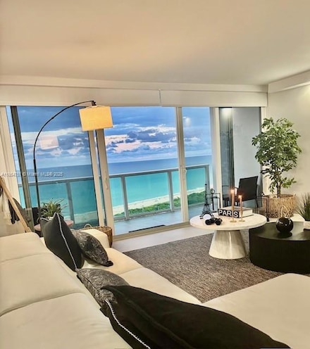 100 Bayview Dr Unit 1906, Sunny Isles Beach, FL 33160