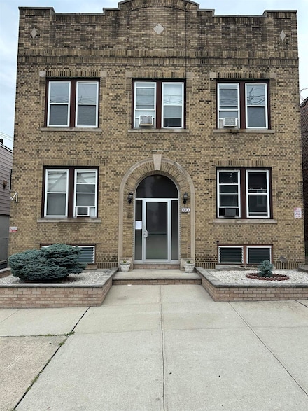 324 Danforth Ave, Jersey City, NJ 07305