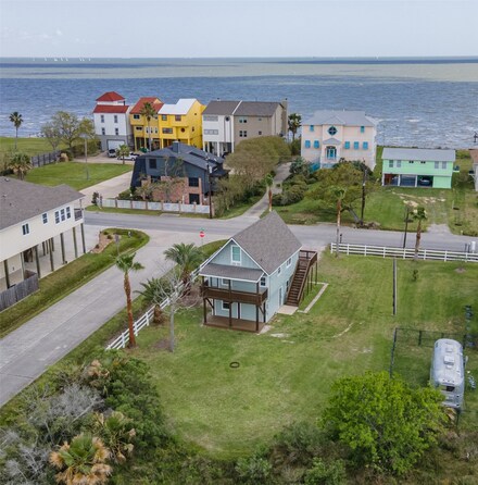 2013 Todville Rd, Seabrook, TX 77586