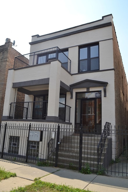 3245 W Division St Unit G, Chicago, IL 60651