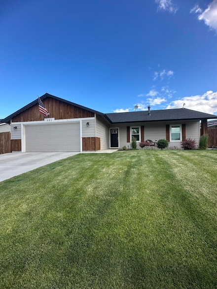 681 NE Begonia St, Madras, OR 97741