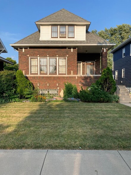 1335 Davis Ave, Whiting, IN 46394