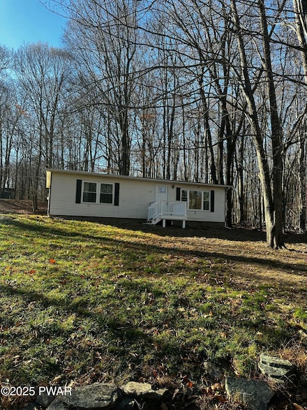 67 Tiffany Rd, Hawley, PA 18428