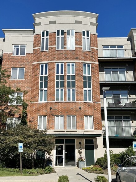 820 Weidner Rd Unit 307, Buffalo Grove, IL 60089