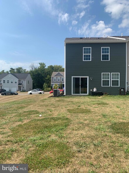 125 Maple Run Dr, York, PA 17404