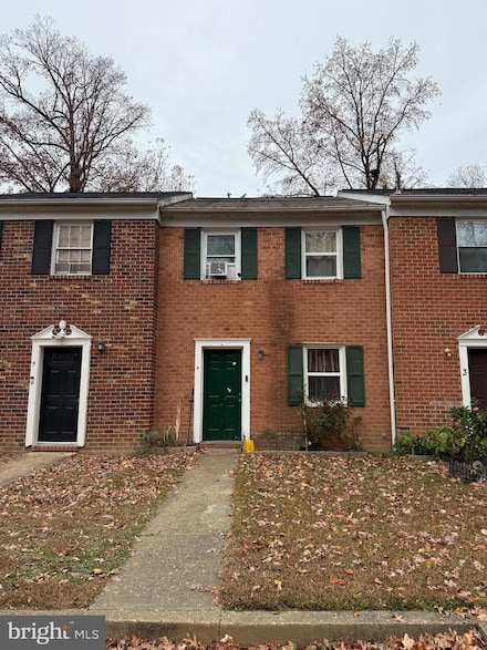 4 Manchester Ct, Fredericksburg, VA 22408