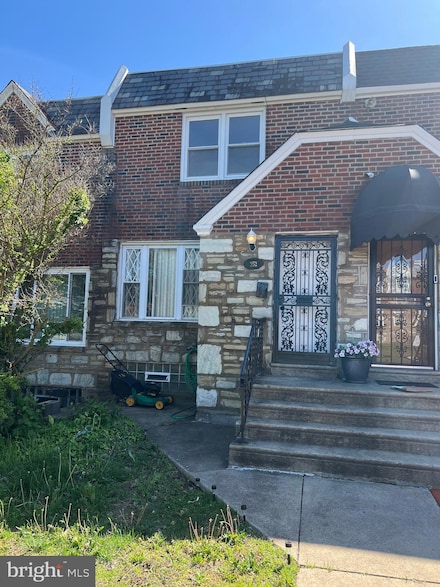 352 E Claremont Rd, Philadelphia, PA 19120