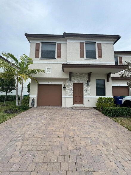 10021 SW 231st Ln, Miami, FL 33190