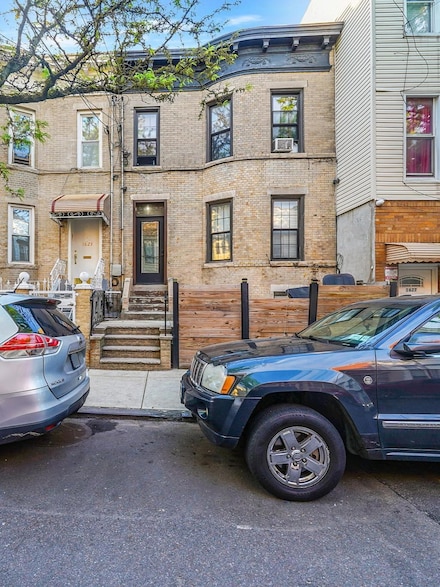 1625 Summerfield St, Ridgewood, NY 11385