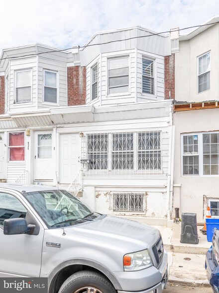 6327 Regent St, Philadelphia, PA 19142