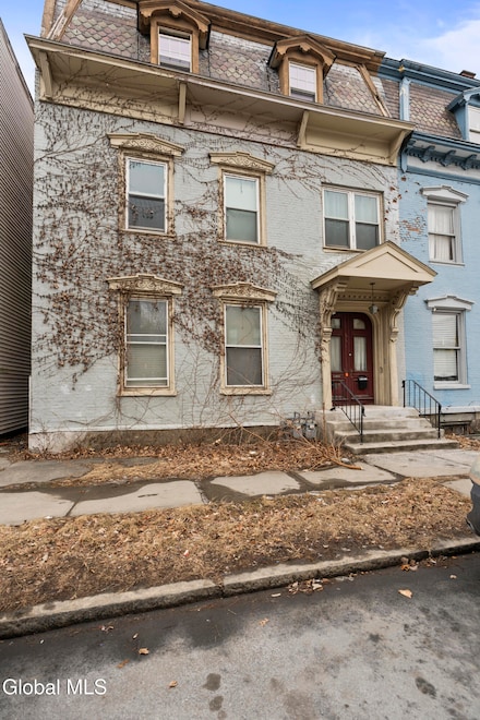 551 2nd Ave, Troy, NY 12182