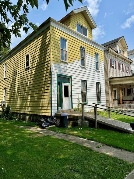 27 Virginia St, Wheeling, WV 26003