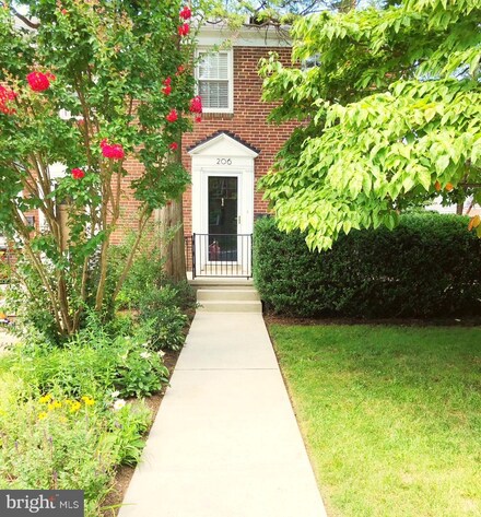 206 Stevenson Ln, Baltimore, MD 21212