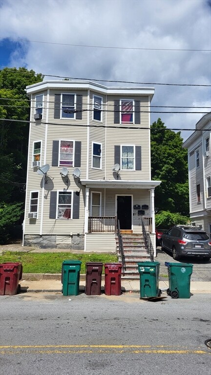175 Liberty St, Lowell, MA 01851