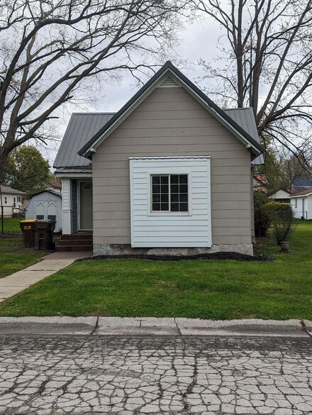410 E 11th St, Auburn, IN 46706