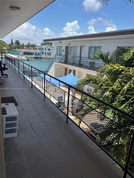 8210 Byron Ave Unit 15, Miami Beach, FL 33141