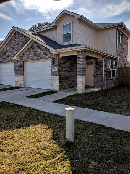 2340 Kingsway Dr, Arlington, TX 76012