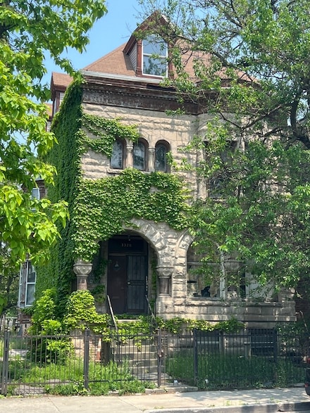 3328 W Warren Blvd, Chicago, IL 60624