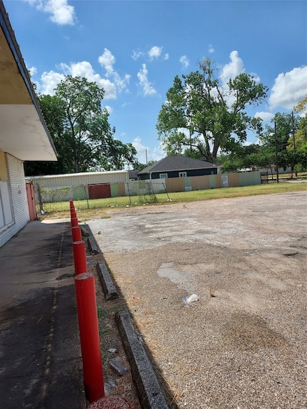 6738 W Montgomery Rd, Houston, TX 77091