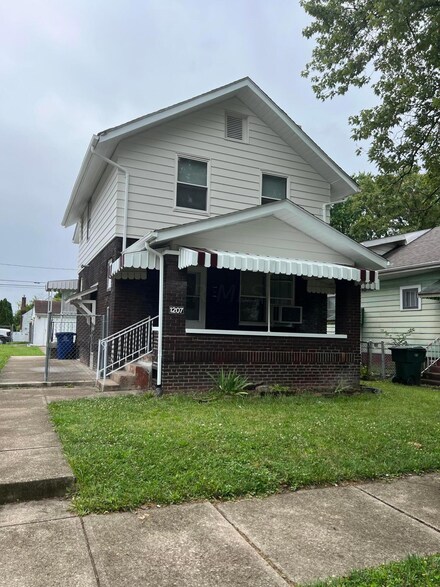 1207 E 16th Ave, Columbus, OH 43211
