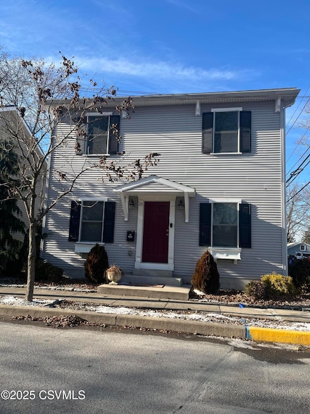 24 Saint John St, Lewisburg, PA 17837
